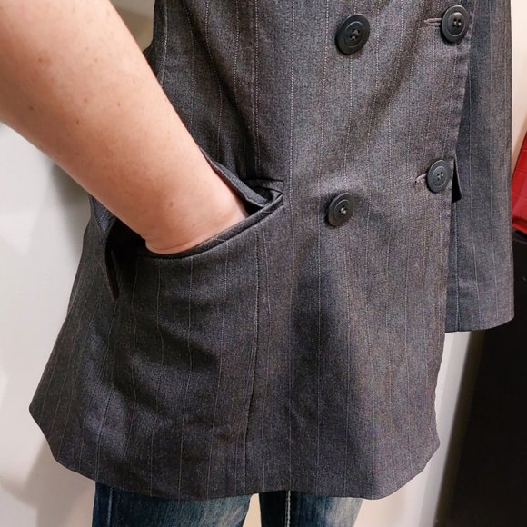 💥STUNNING💥Gray Pinstriped Double Breasted Blazer - Picture 7 of 14